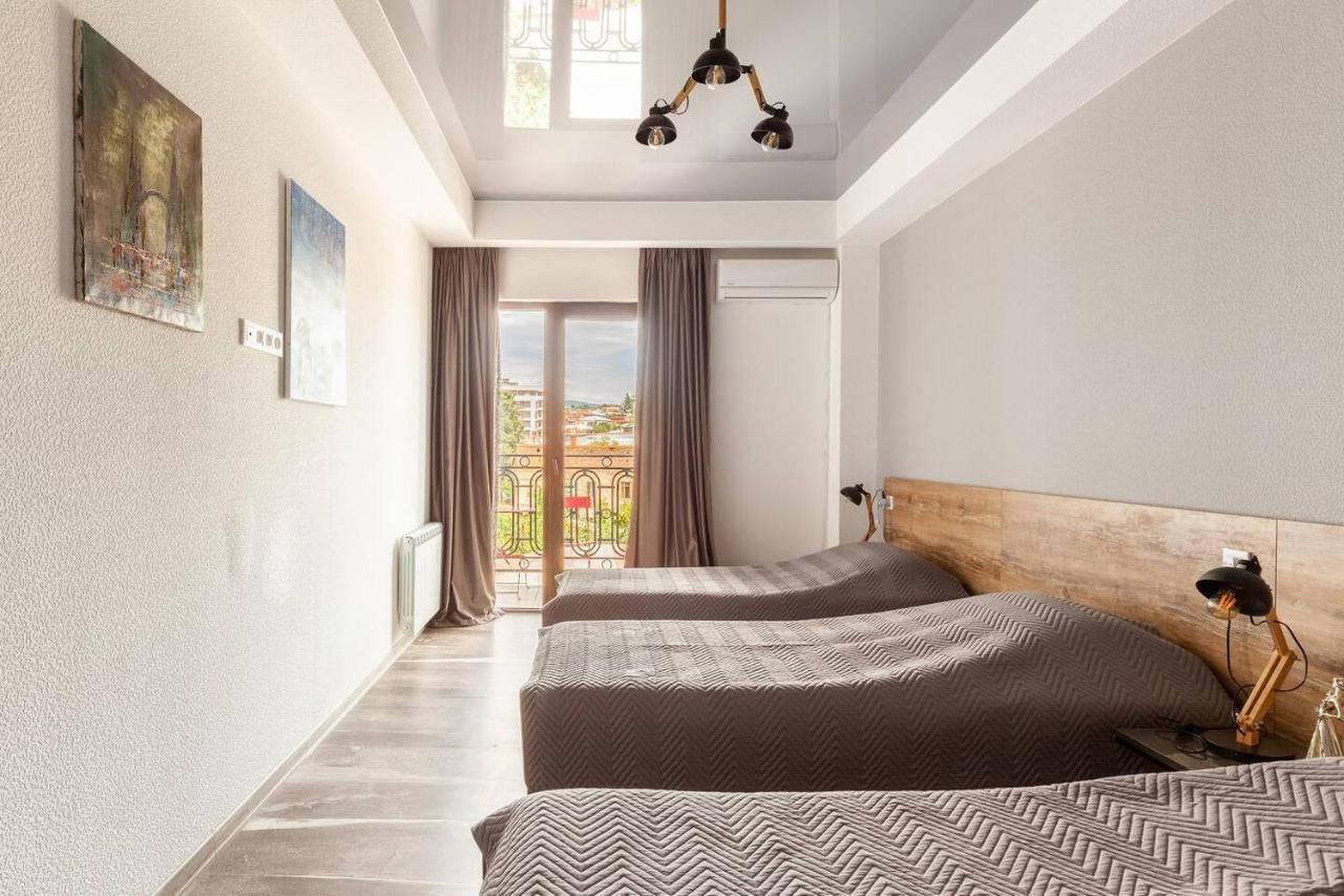 Veli Group Apartment In Old City Kutaisi Eksteriør billede