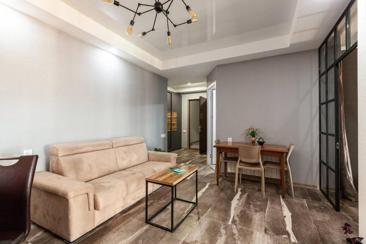 Veli Group Apartment In Old City Kutaisi Eksteriør billede