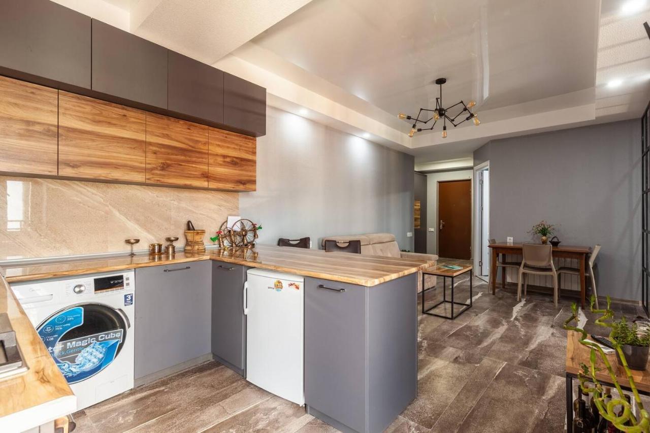 Veli Group Apartment In Old City Kutaisi Eksteriør billede